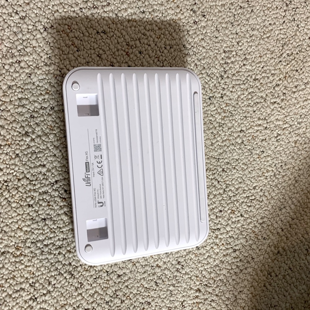 Unifi ubiquity hub Wi-Fi network
